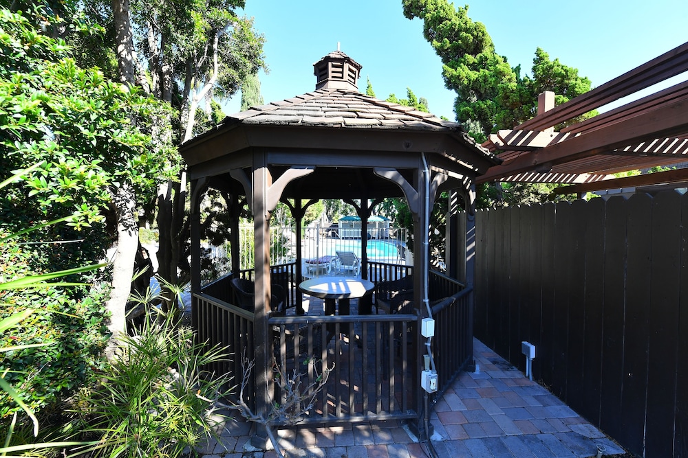 Costa Mesa Inn - photo 29