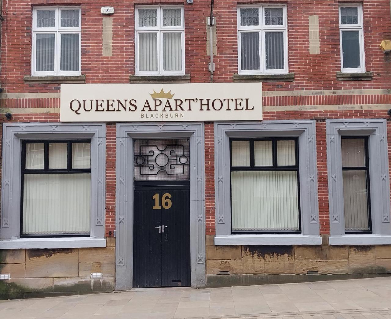 Queens Hotel — hotel in Blackburn
