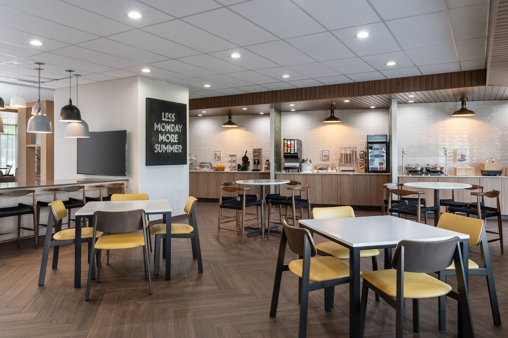 Fairfield Inn & Suites by Marriott Cleveland Tiedeman Road - photo 24