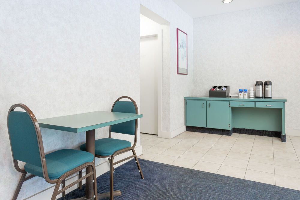 Palmetto Inn - photo 2