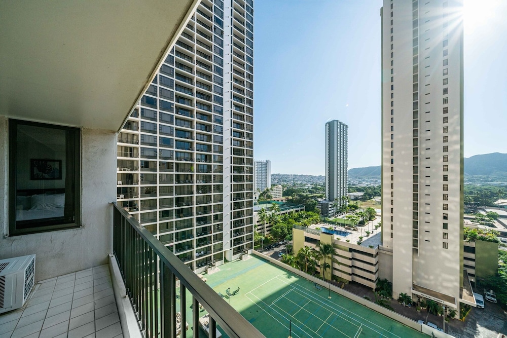 Waikiki Banyan High Level Condo with Private Lanai by Koko Resort Vacation Rentals - photo 129