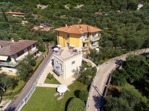 La Pervinca Apartments — 4-Star Luxury Hotel in Malcesine, Italy