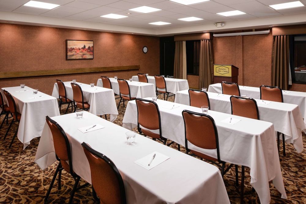 Hampton Inn & Suites Carson City - photo 59
