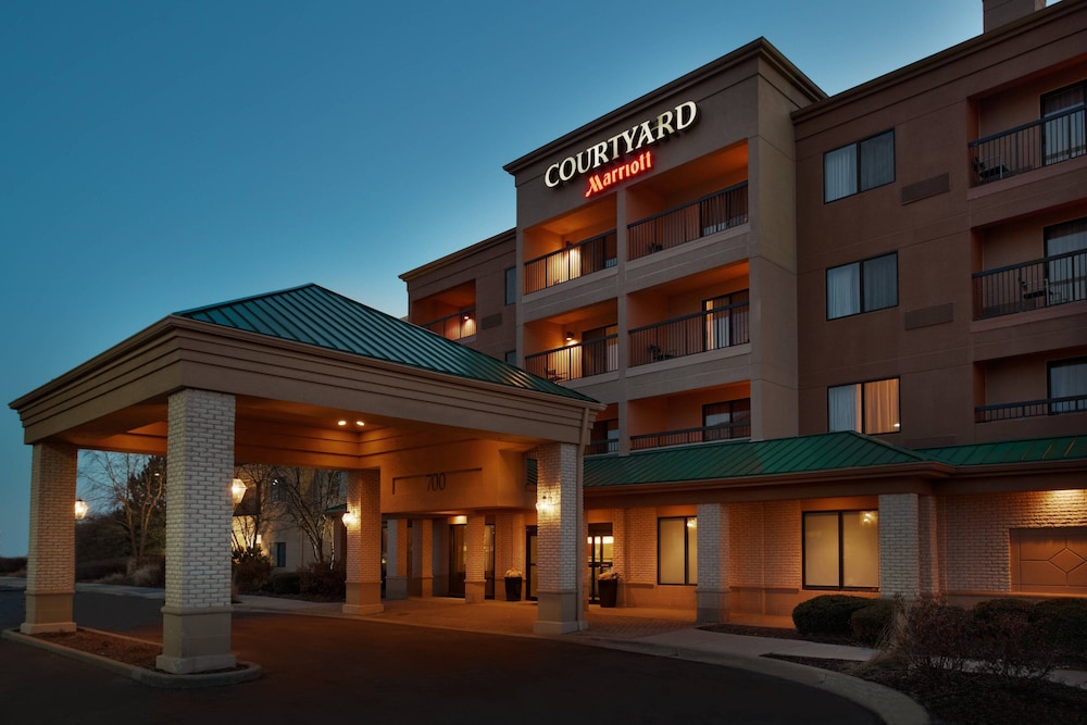 Courtyard Chicago St. Charles - photo 37