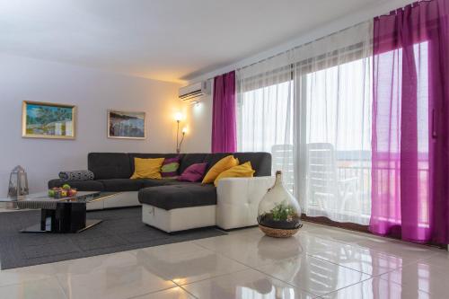 Apartment Joe — 4-Star Luxury Hotel in Kastel Kambelovac, Croatia