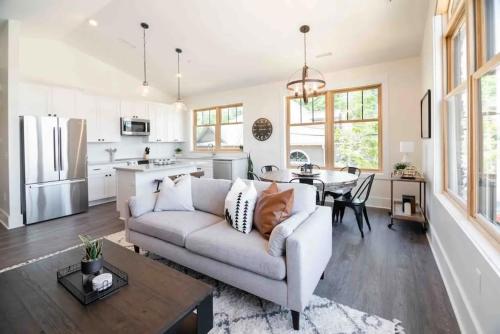 Franklin on Main in Blowing Rock, United States