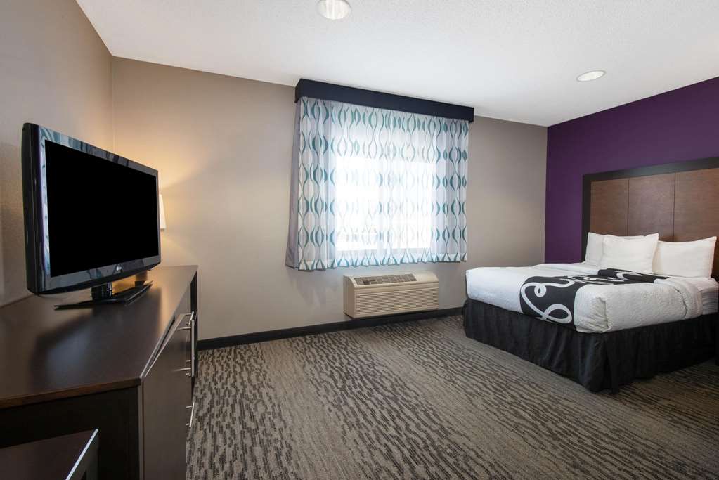 La Quinta Inn & Suites by Wyndham Erie - photo 31