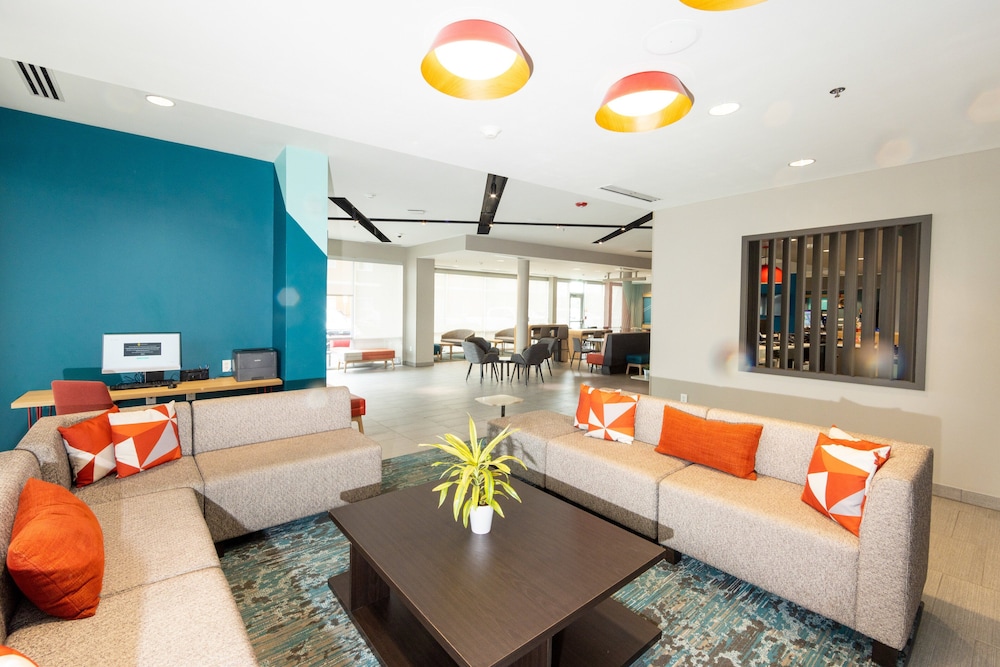 avid hotel Denver Airport Area by IHG - photo 3