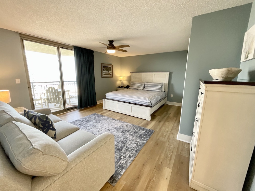1003 Brighton Fully Remodeled And Access To Resort Amenities 2 Bedroom Condo - photo 2