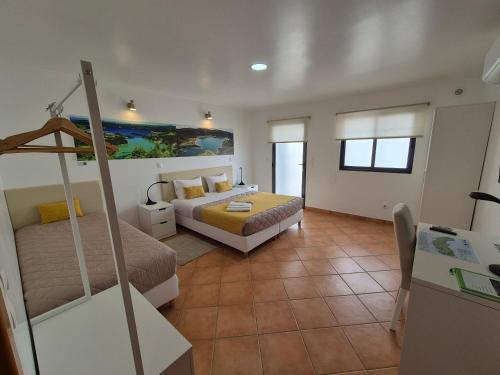 Caminhos nos Levam pela Ilha — 4-Star Luxury Hotel in Ponta Delgada, Portugal