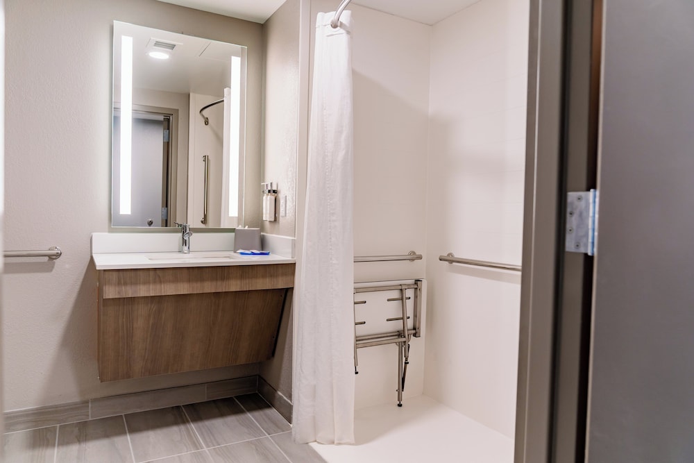 Holiday Inn Express Hotel & Suites Raleigh SW NC State by IHG - photo 21