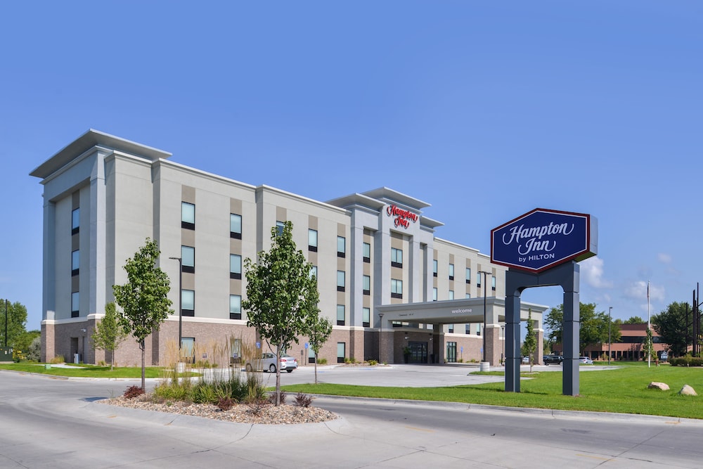 Hampton Inn Omaha Airport - photo 2