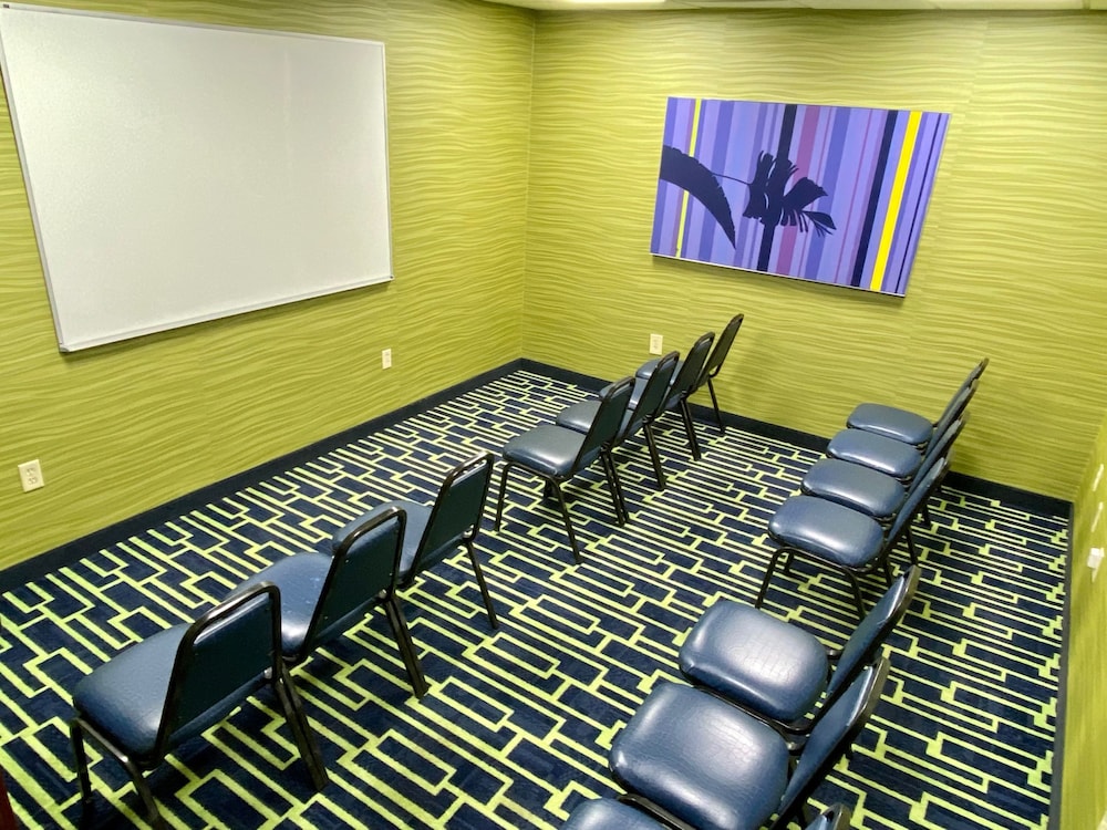 Holiday Inn Express Suites Plant City by IHG - photo 47
