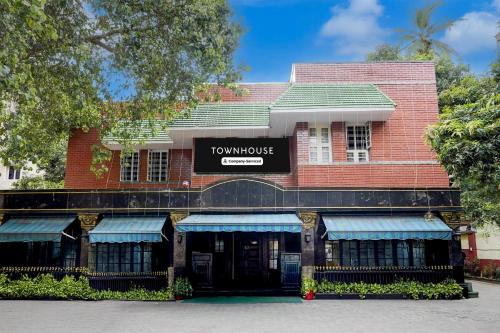 Hotel O T Nagar Bus Terminal in Chennai, India