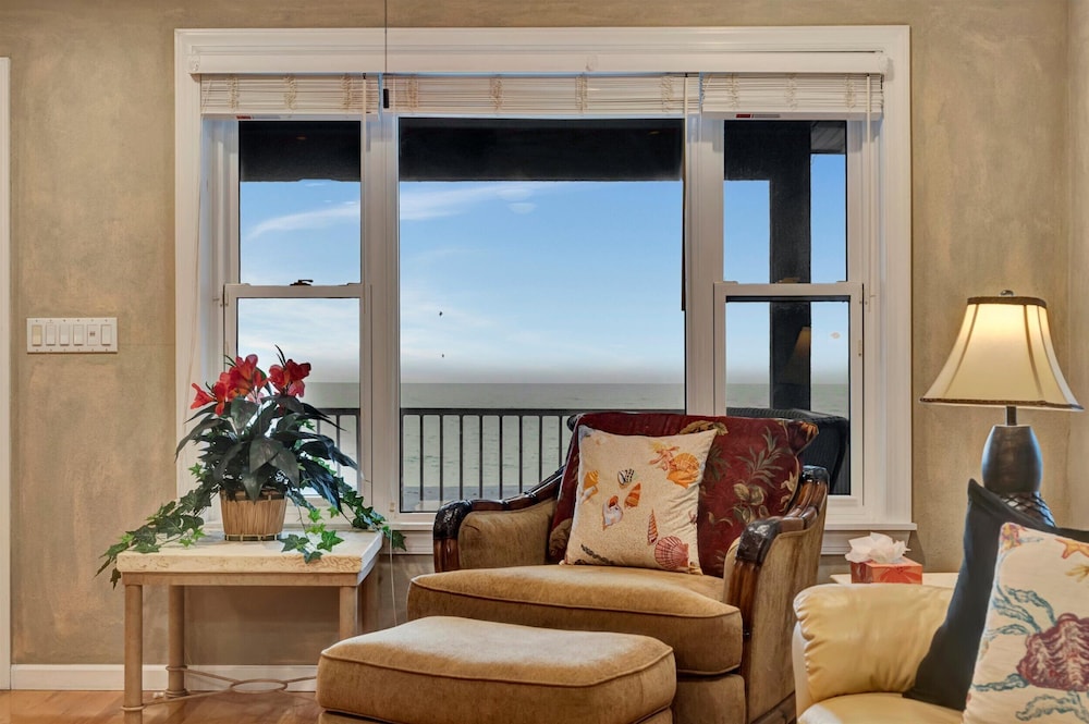 Stones Throw Beachfront Luxury Suites - photo 50