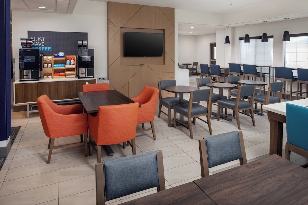 Holiday Inn Express & Suites Albermarle by IHG - photo 23