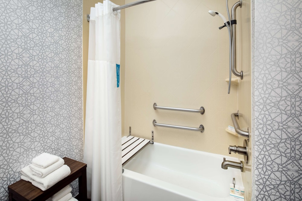 Hampton Inn Lexington South Keeneland Airport - photo 20