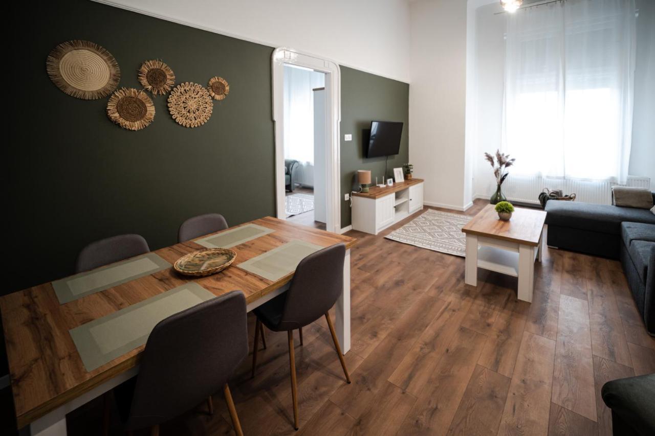 Volenter Lux Apartment Uno — 4-Star Luxury Hotel in Baja, Hungary
