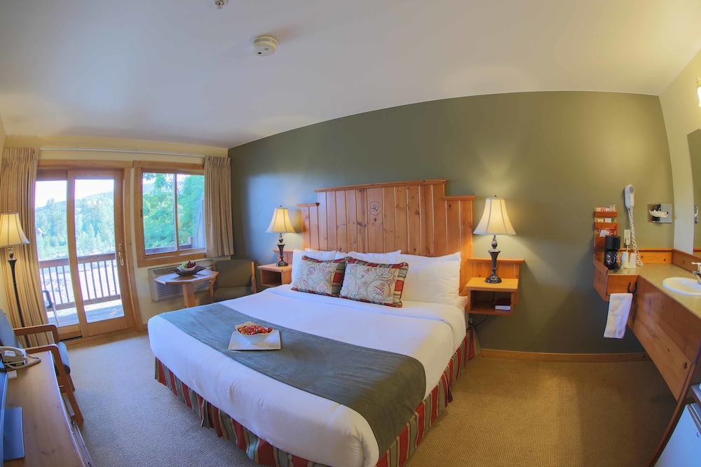 Hotel Rio Vista - carbon neutral hotel in Winthrop