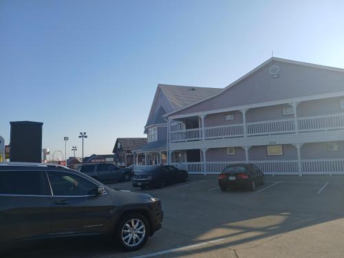 76 Family Inn - photo 11