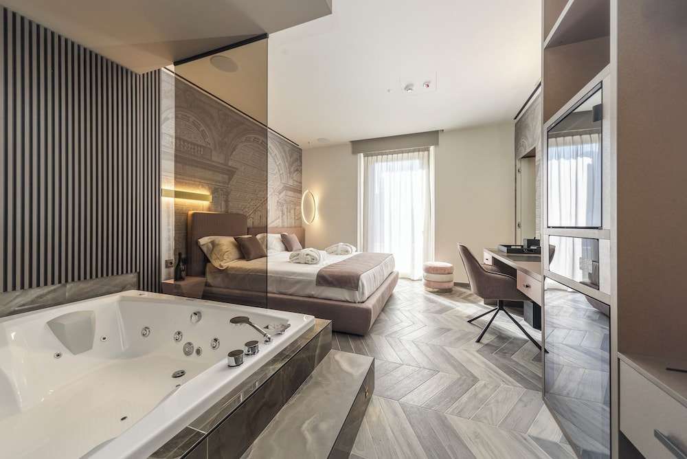 Tritone Luxury Suites Piazza del Popolo — 4-Star Luxury Hotel in Rome, Italy