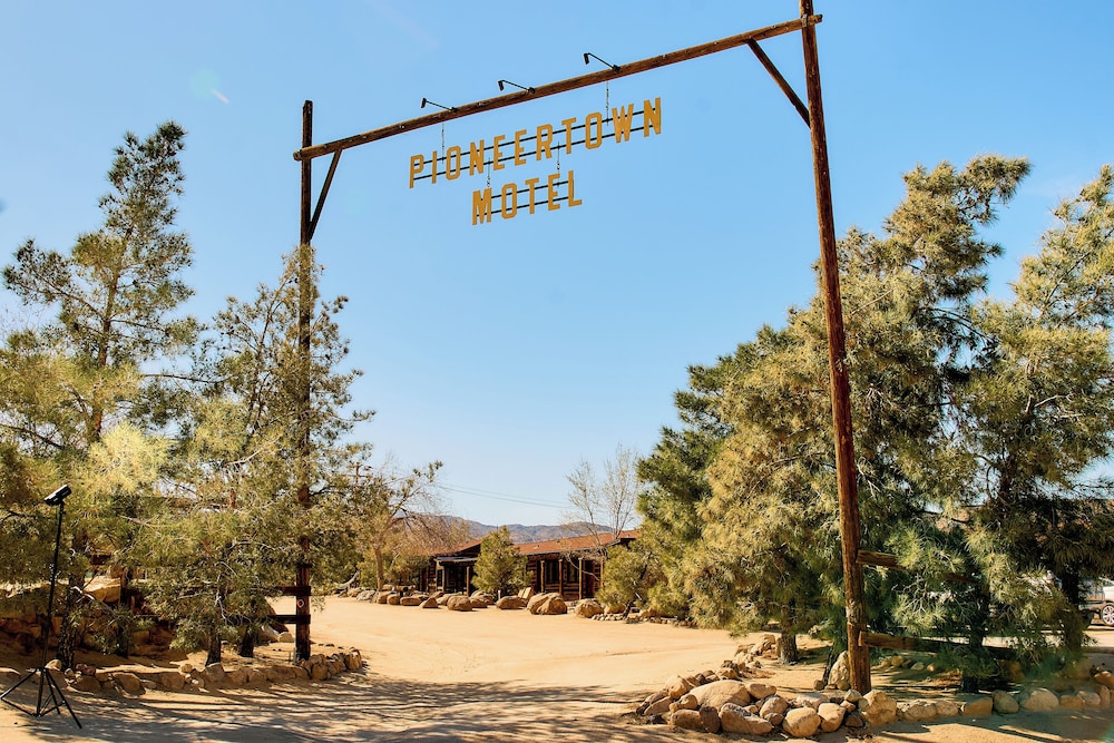 Pioneertown Motel - photo 26