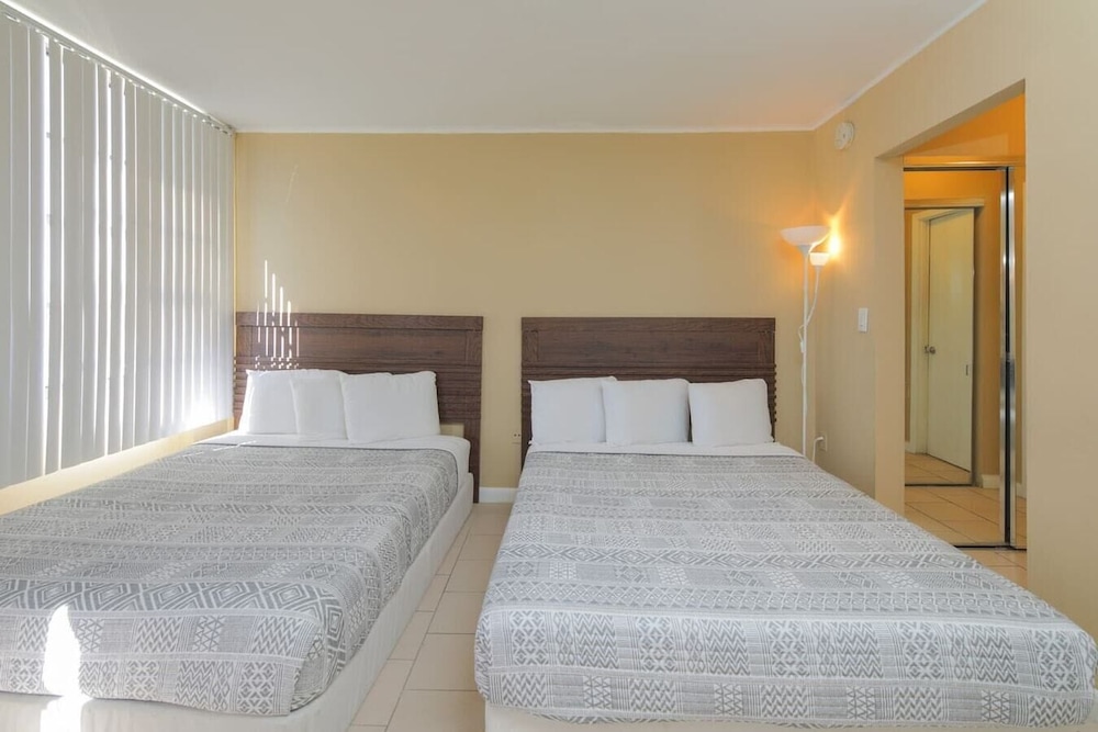 Gorgeous Studio 1bath Miami Beach 1 Block to the Ocean - photo 11