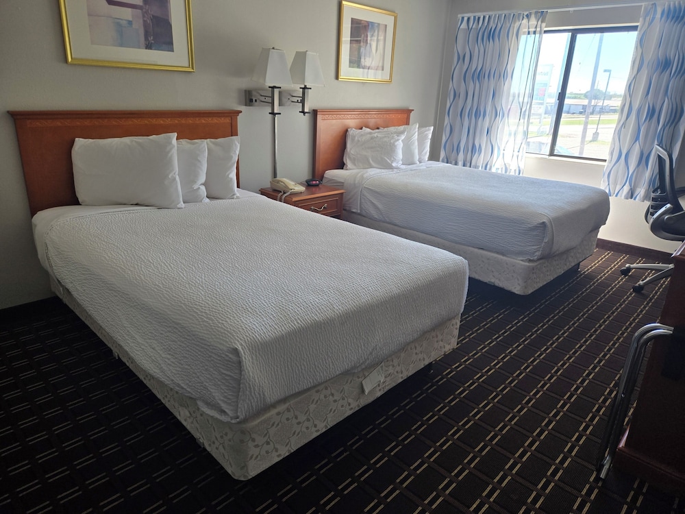 Days Inn by Wyndham Portage Cascade Mountain area - photo 35