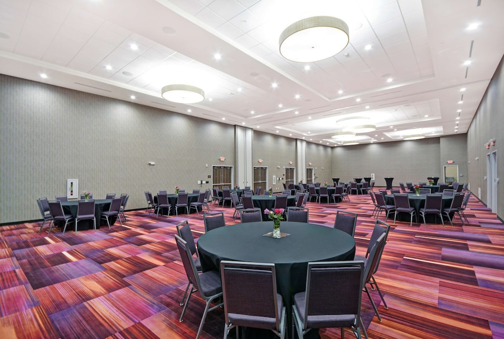 Home2 Suites by Hilton Dallas DeSoto - photo 28