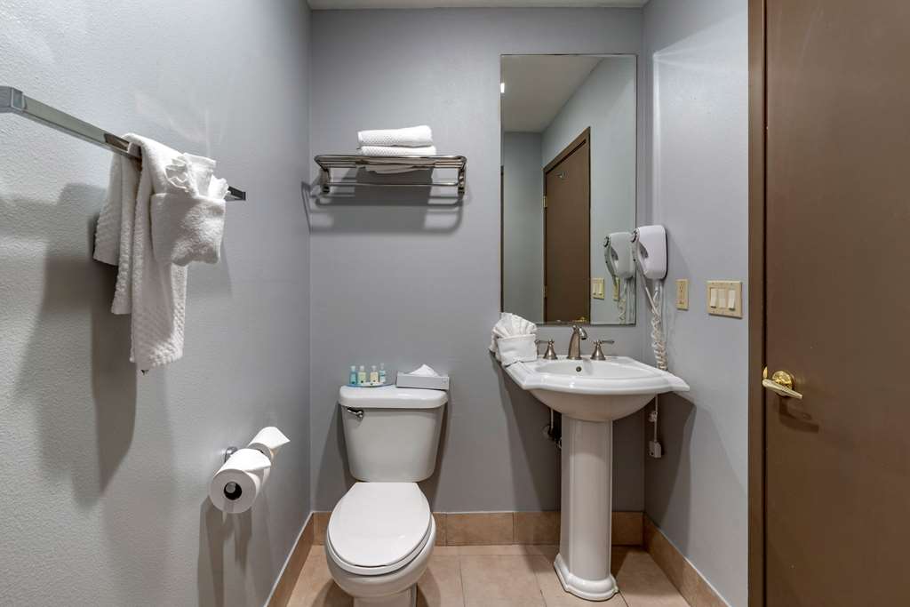 Quality Inn Madras - photo 26