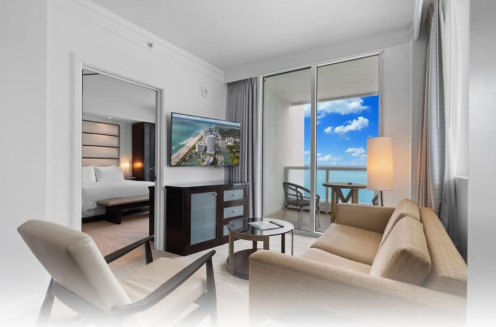 Fontainebleau Miami Beach Private Luxury Suites - photo 183