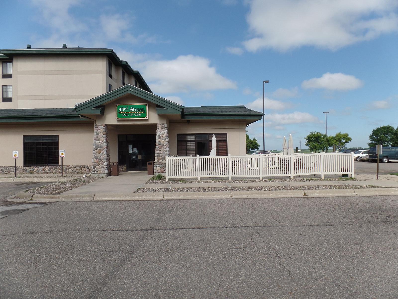 Holiday Inn Hotel & Suites Owatonna