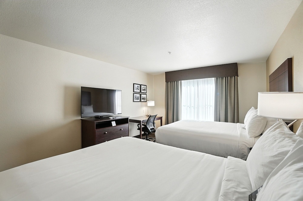 Cobblestone Hotel & Suites Bellefontaine - photo 26