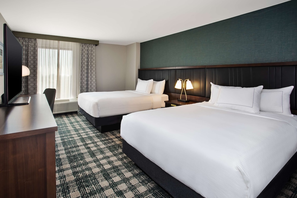 DoubleTree by Hilton Lansing - photo 16
