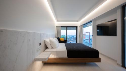 Luxury Beachfront Rooms in Paralia, Greece