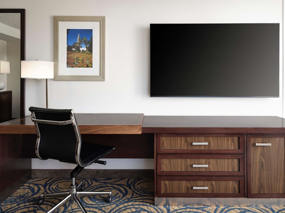 DoubleTree by Hilton San Diego Del Mar - photo 10