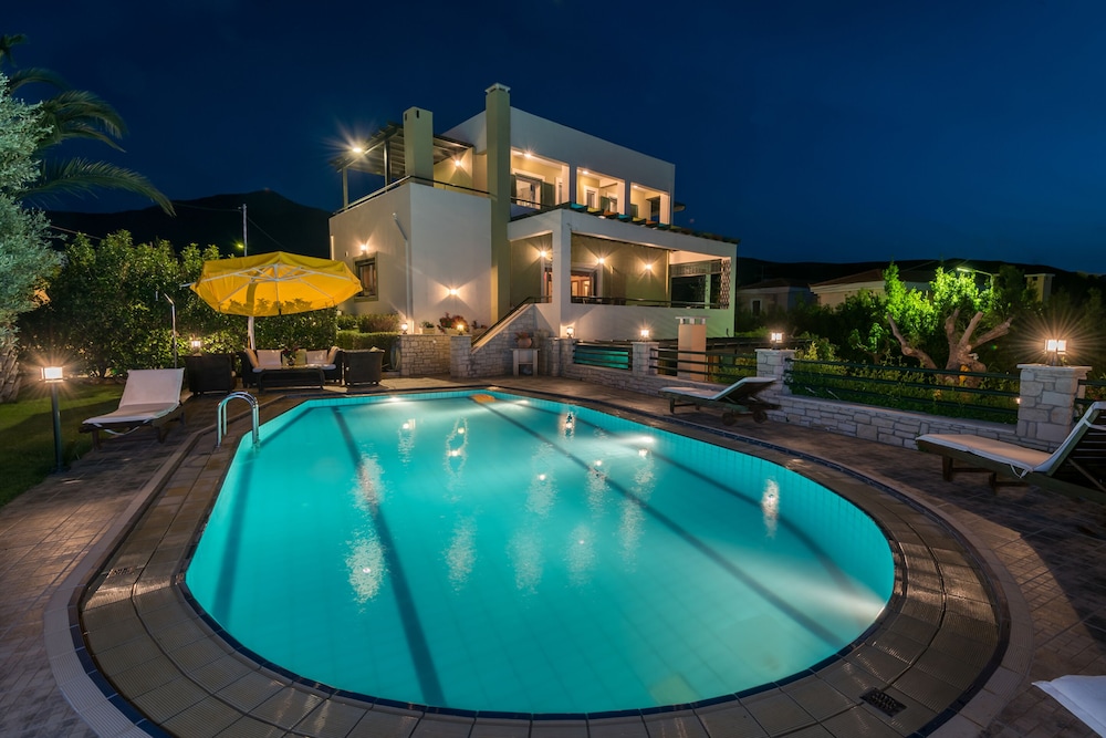 Dream Villa Enigma — 4-Star Luxury Hotel in Rethymno, Greece