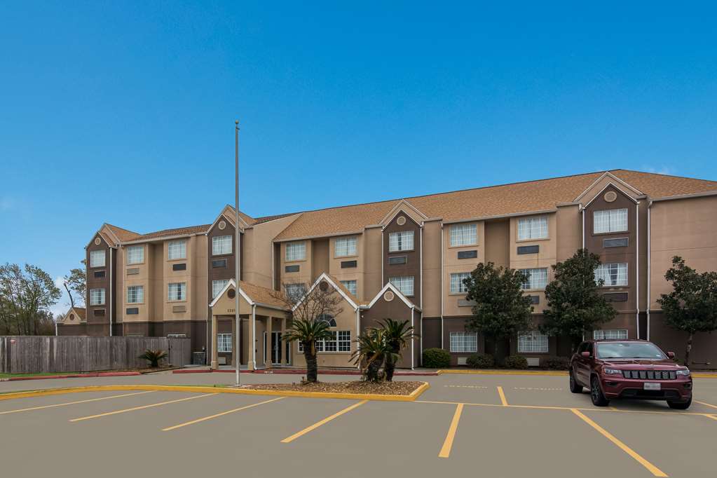 Americas Best Value Inn & Suites Lake Charles at I 210 Exit 5 in Lake Charles, United States