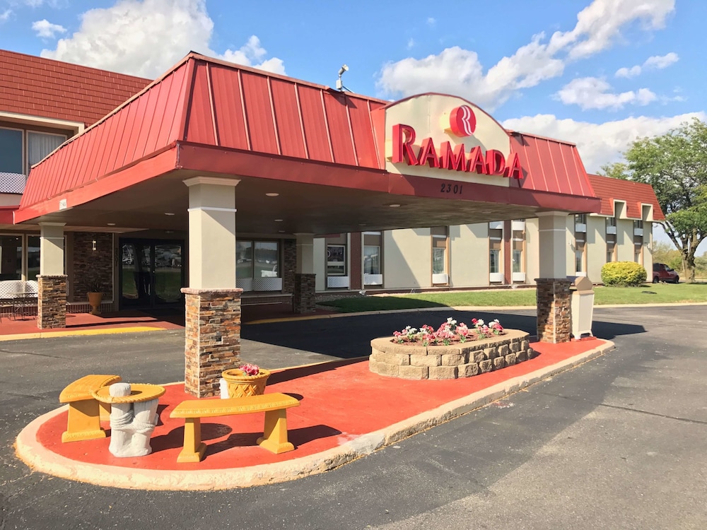 Ramada by Wyndham Albert Lea - photo 90