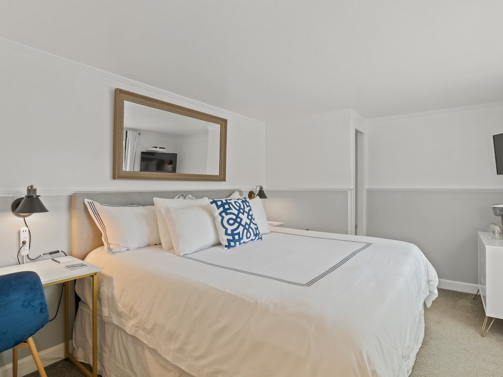 The Seagrove Suites & Guest Rooms - photo 5