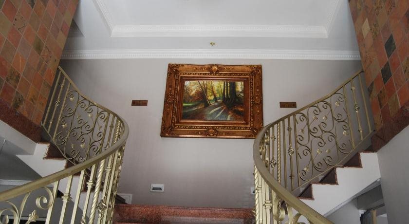 Savoy Lodge