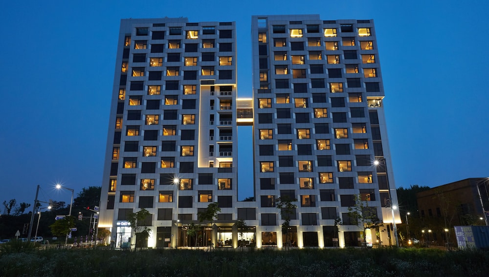 Royal Emporium Incheon Airport Hotel — 4-Star Luxury Hotel in Incheon, South Korea