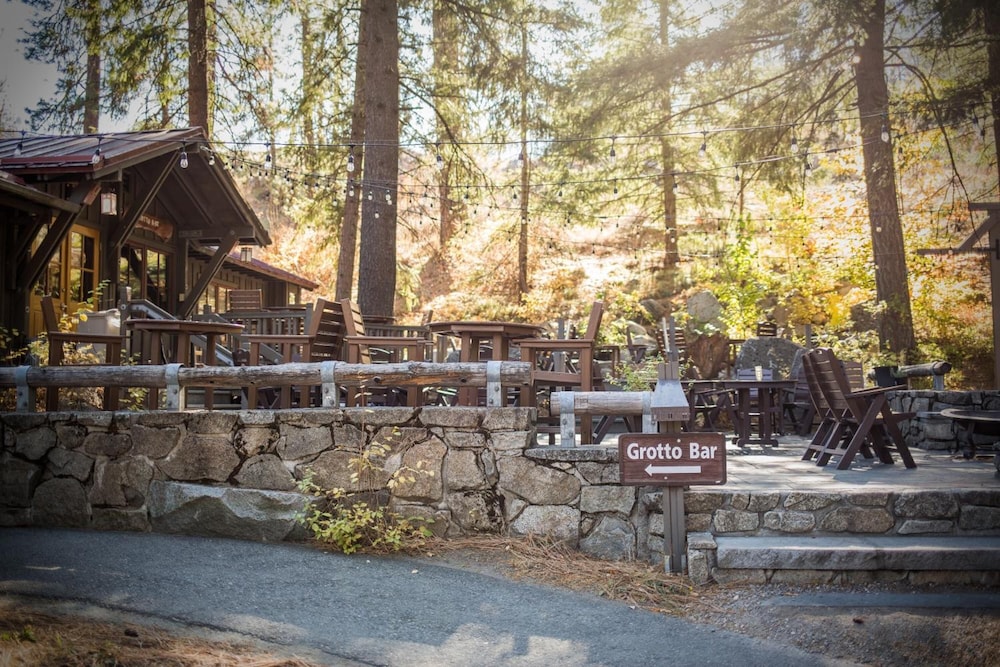Sleeping Lady Mountain Resort & Spa - photo 25