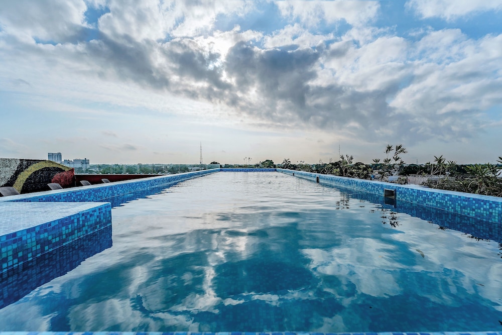 Rooftop pool