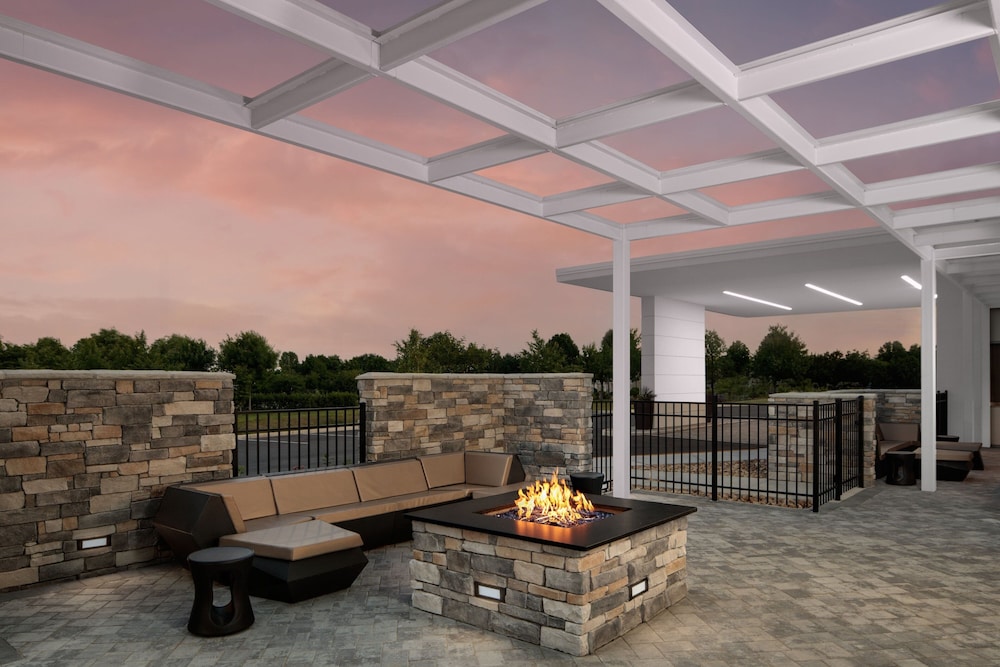 SpringHill Suites by Marriott Roanoke North - photo 30