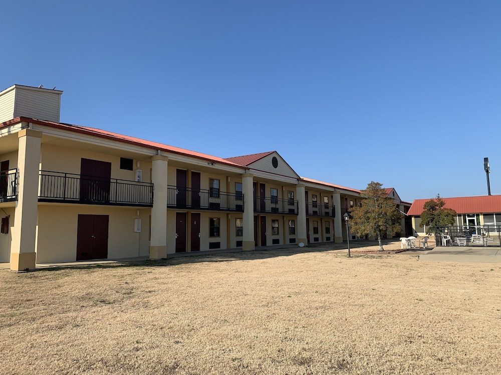 Sunrise Extended Stay - photo 22