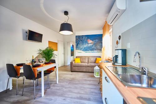 Mala Silex Apartments — 4-Star Luxury Hotel in Malcesine, Italy