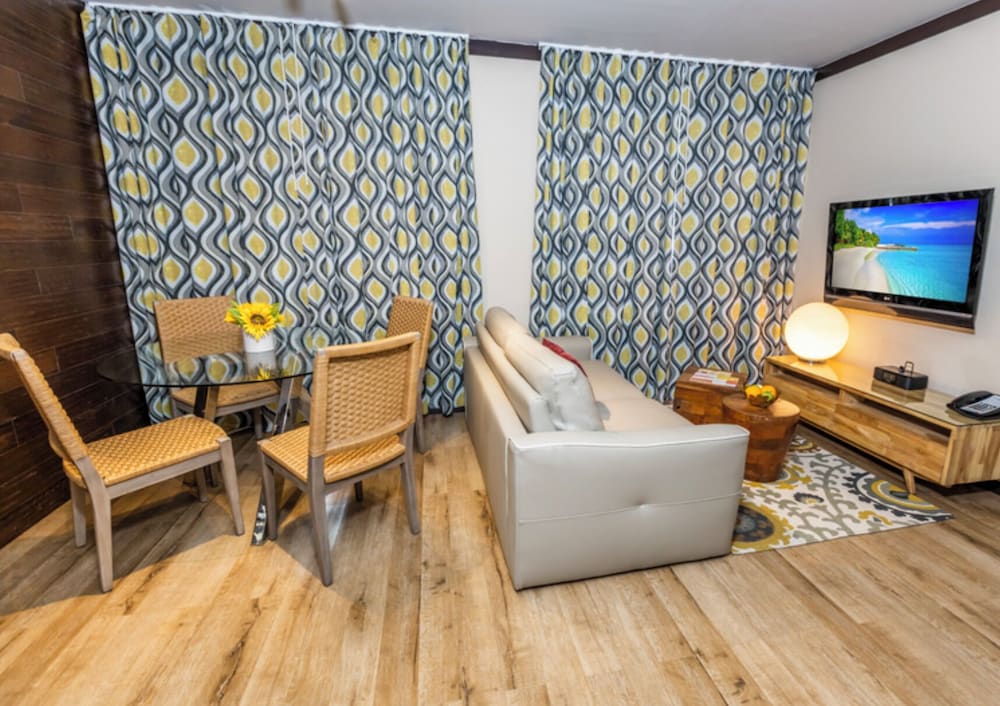The Shoreline Suites - photo 31