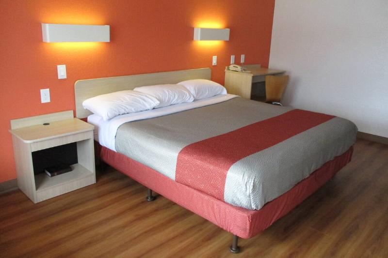 Travelodge by Wyndham Lansing - photo 13