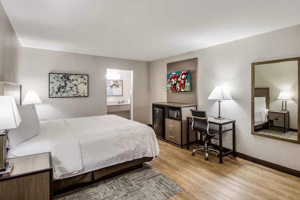 Red Roof Inn PLUS Dallas Addison - photo 25